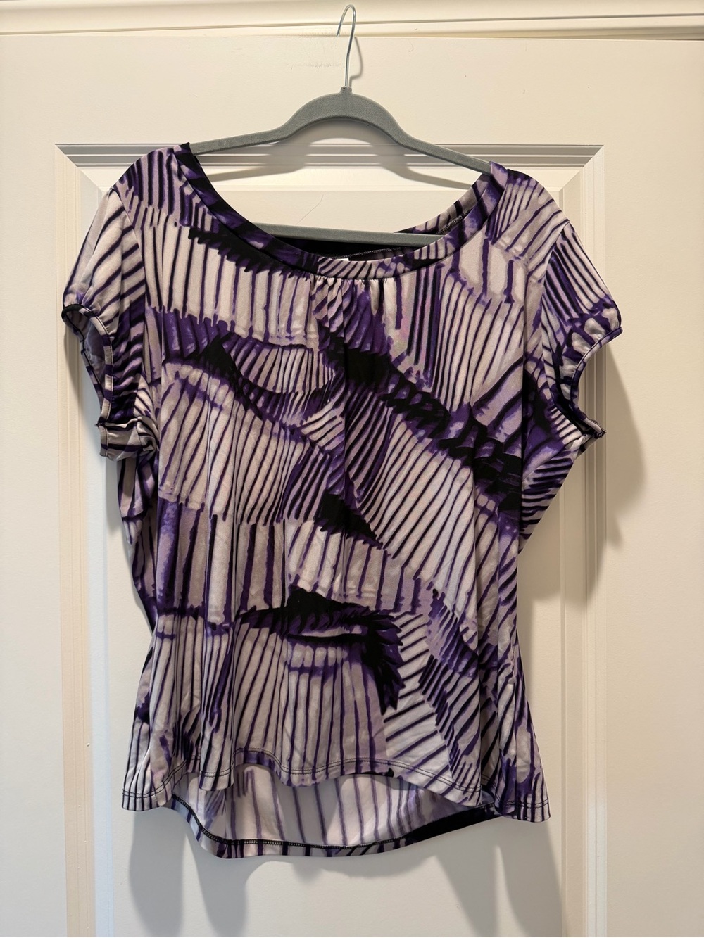 Worthington Purple and White Short-Sleeve Patterned Top